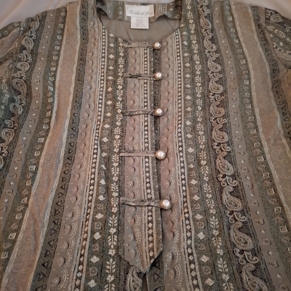 Pride & Joy Elegant Women's Green Patterened Tunic Top - Picture 4 of 7